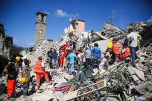 Foto Vincenzo Livieri - LaPresse 24-08-2016 Amatrice, Rieti (Italia) Cronaca Trema il centro Italia. Alle 3.30 di questa notte si è registrata una forte scossa di terremoto di magnitudo 6.0 a 4 chilometri dalla superfice e con epicentro ad Accumoli, in provincia di Rieti nel Lazio, a pochi chilometri, equidistante, tra Norcia e Amatrice Nella foto: le operazioni di ricerca e recupero Photo Vincenzo Livieri - LaPresse 24-08-2016 Amatrice, Rieti (Italy) News The central Italian town of Amatrice was badly damaged by a 6.2 magnitude earthquake that struck early on Wednesday, with people trapped under the rubble, the town's mayor said.
