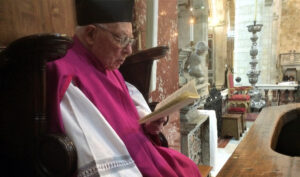 monsignor gino melis decano