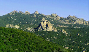 1200px-Le_cime_dei_Sette_Fratelli