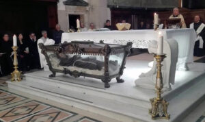 san salvatore da horta urna 02