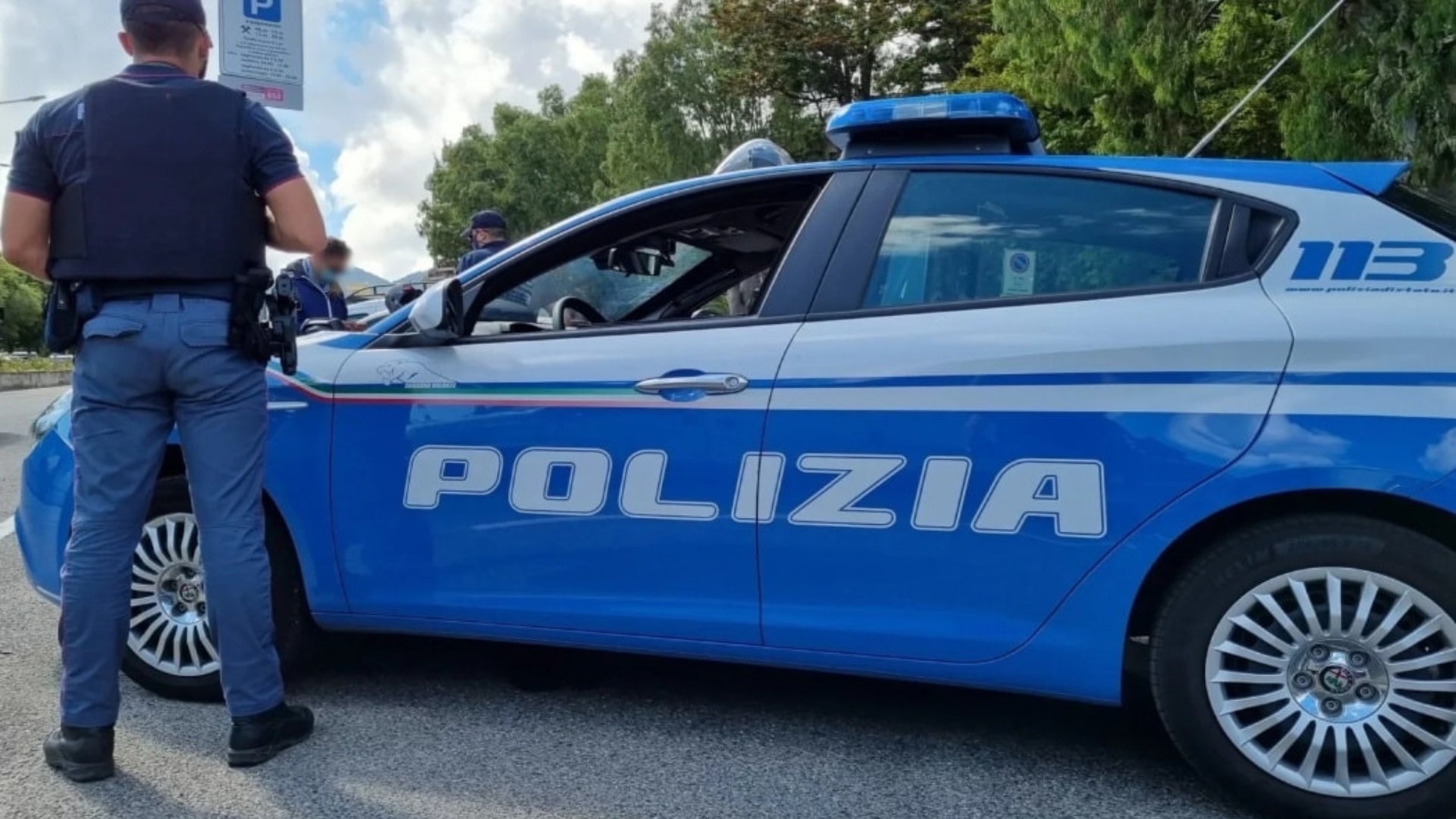 Traffico intenso e pattuglie della stradale sulla 131
